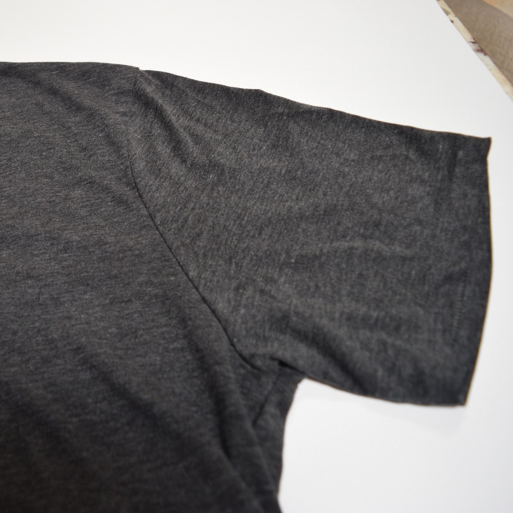 T shirt size Large - Picture 4 of 4